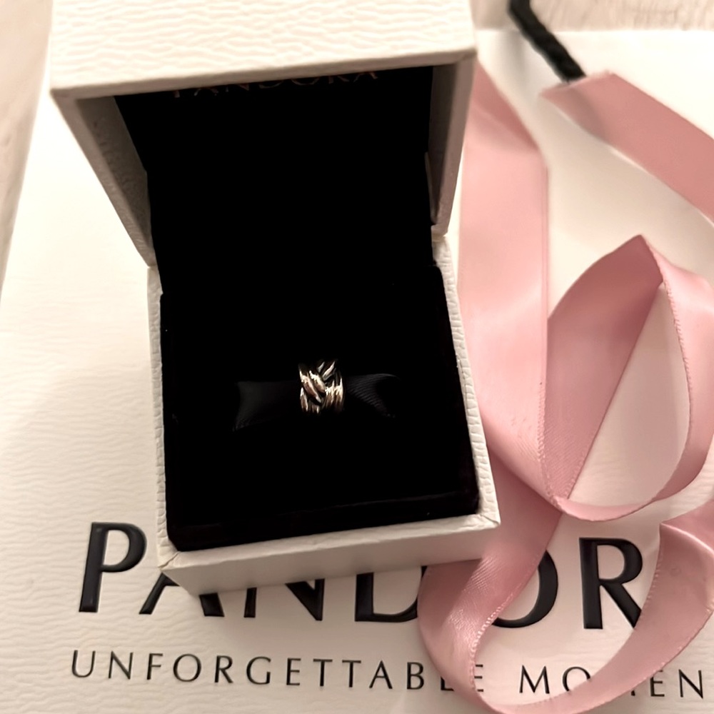 BNIB Pandora Forget Me Knot Retired Charm